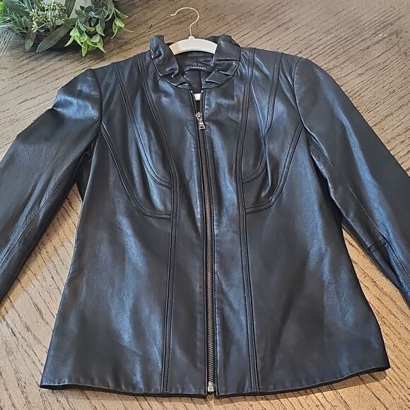 Black leather jacket size S Tahari excellent condition - Picture 13 of 14